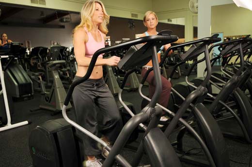 Ženski fitness: Tricepsi, bedra, stražnjica - 3. dio
